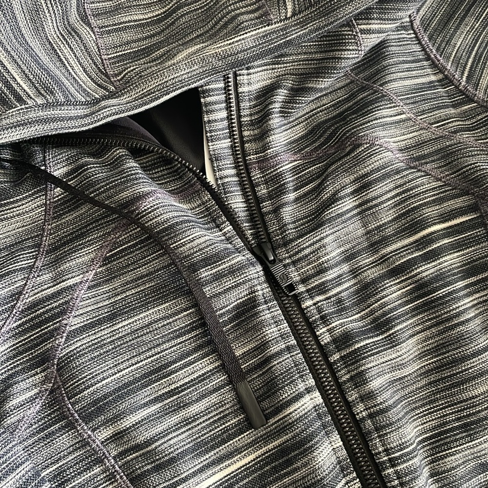 Lululemon Women's Define Hooded Jacket Nulu - Picture 4 of 6